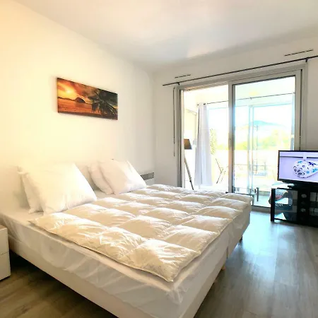 Homeplacestay Appartement *